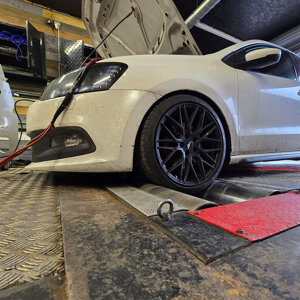 DPF repair work in the workshop